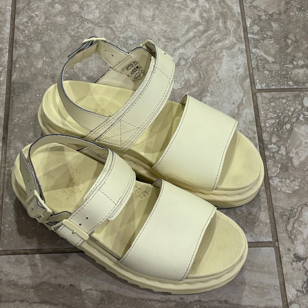 Dr. Martens Voss Mono Pale Yellow Leather Platform Sandals Women US 7 UK 5
